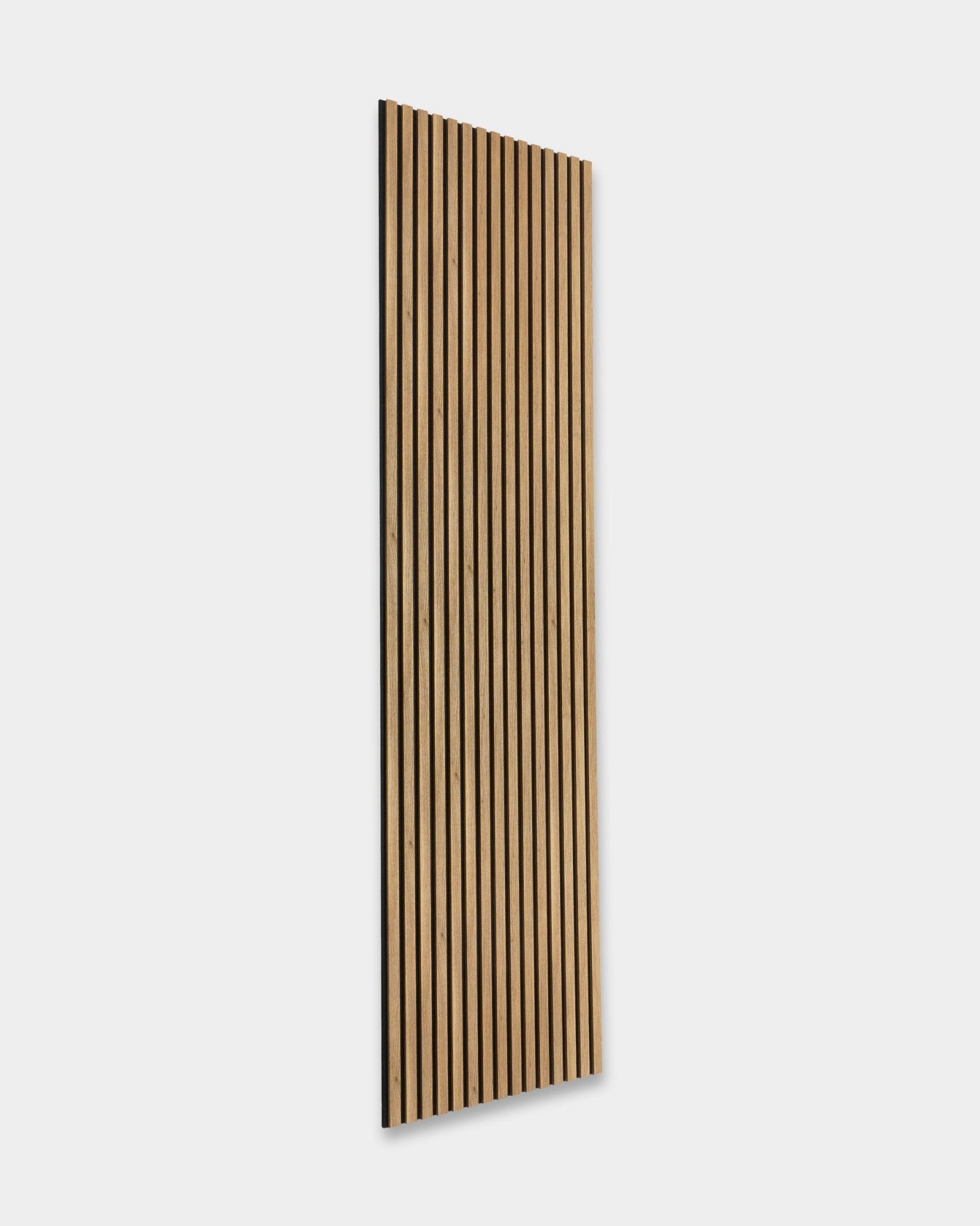 WoodUpp Essential Akupanel in English Oak (240 x 60 cm) with vertical slats and a light backing, designed to enhance acoustic performance.