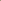 Minimalistisk skandinavisk soveværelse med beige sengetøj, WoodUpp Akupanel Natural Oak akustisk lamelvægspanel, fletbakke på sengen og lette, lysfiltrerende gardiner.